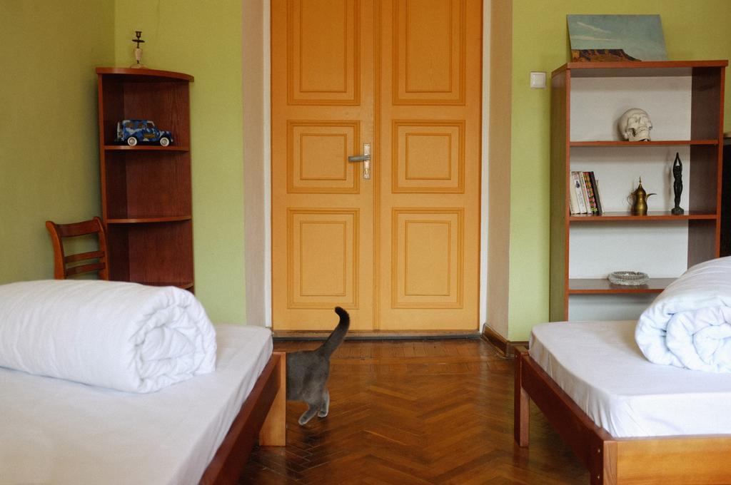 Elementary Hostel Odessa Exterior photo